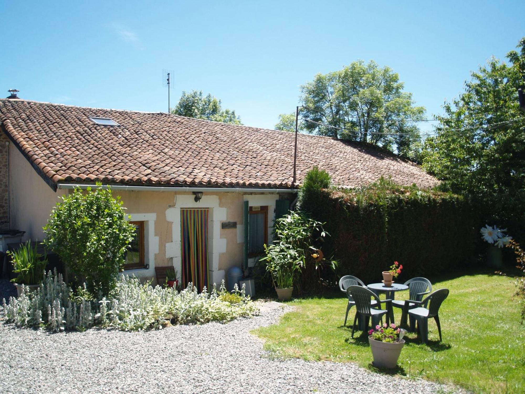 Tranquille Vienne Gites A Chirac Dept Charente Экстерьер фото